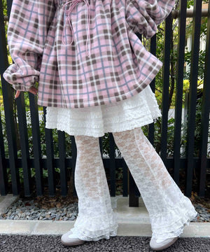 ホワイト モデル：160㎝ F着用