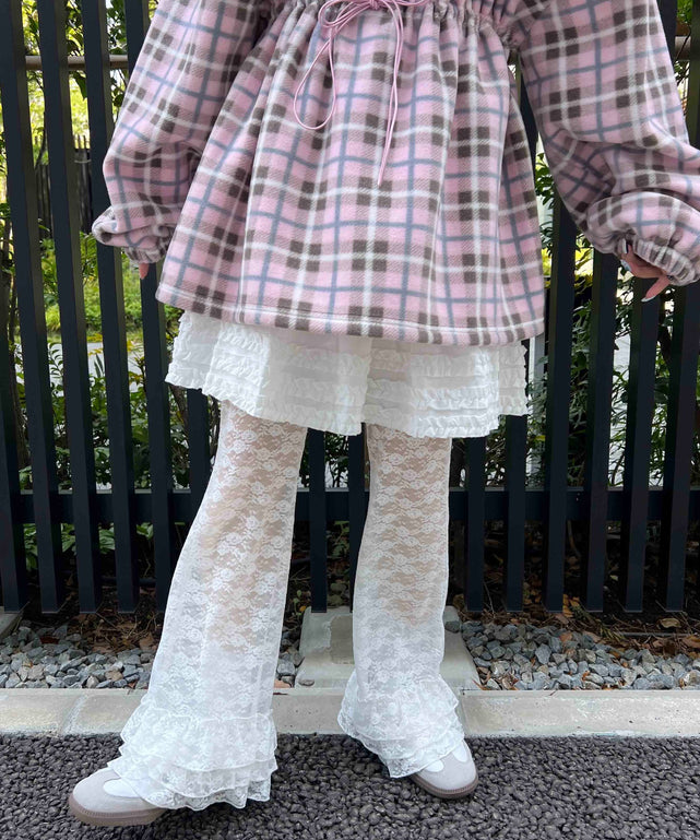 ホワイト モデル：160㎝ F着用