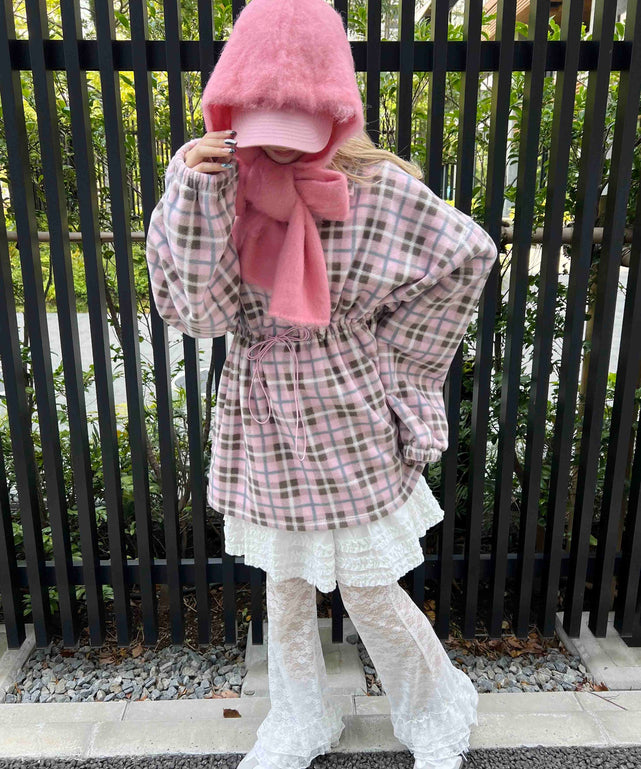 ホワイト モデル：160㎝ F着用