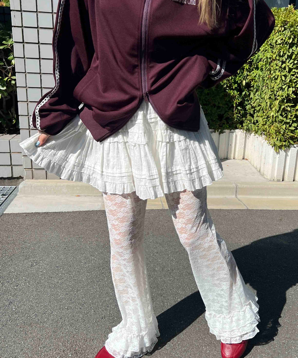 ホワイト モデル：160㎝ F着用