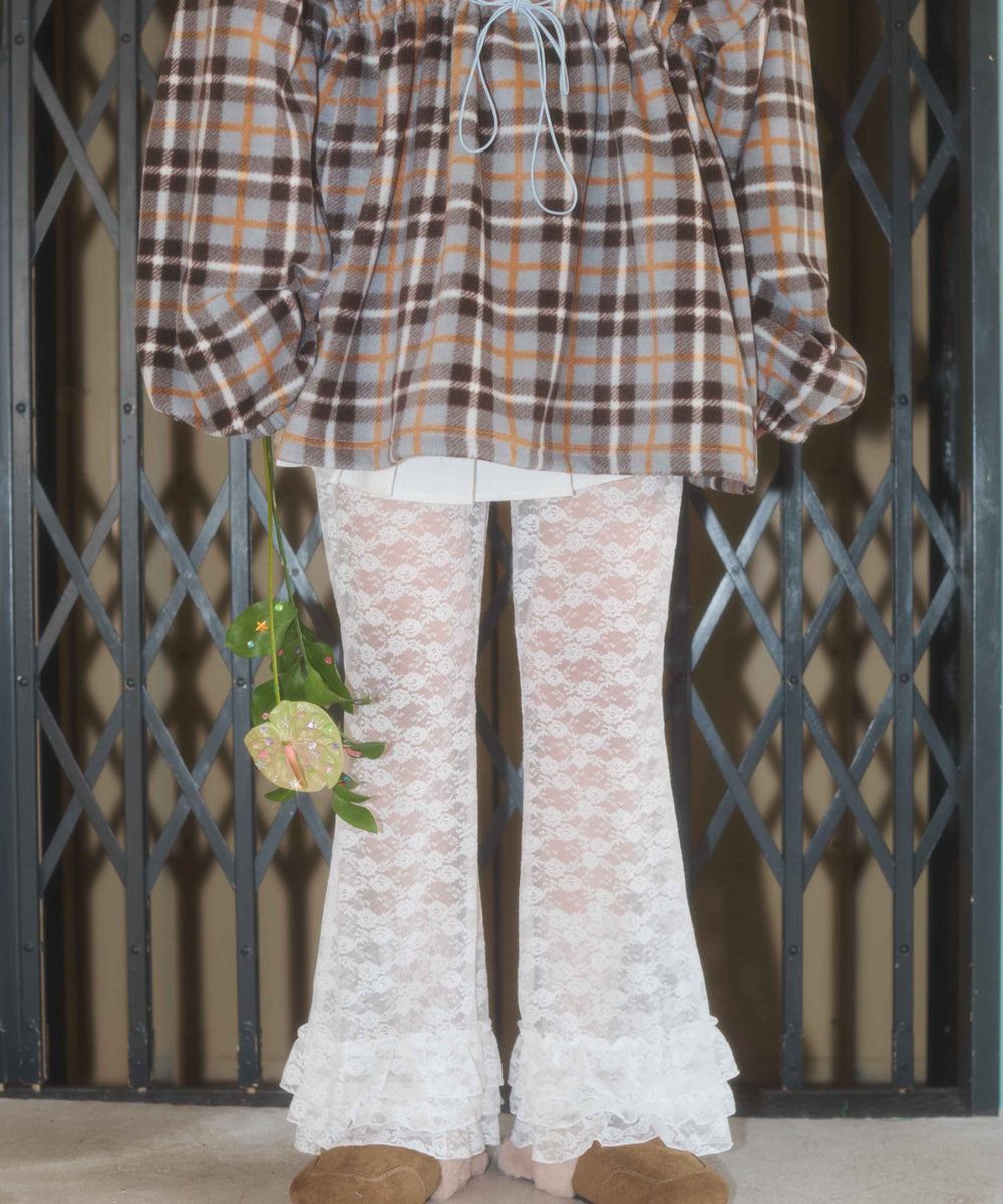 ホワイト モデル：162㎝ F着用