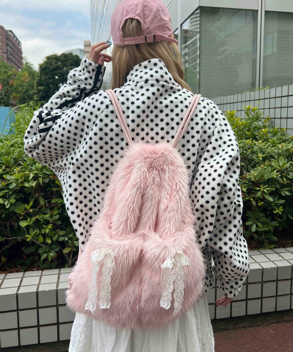 ホワイト モデル：160㎝ F着用