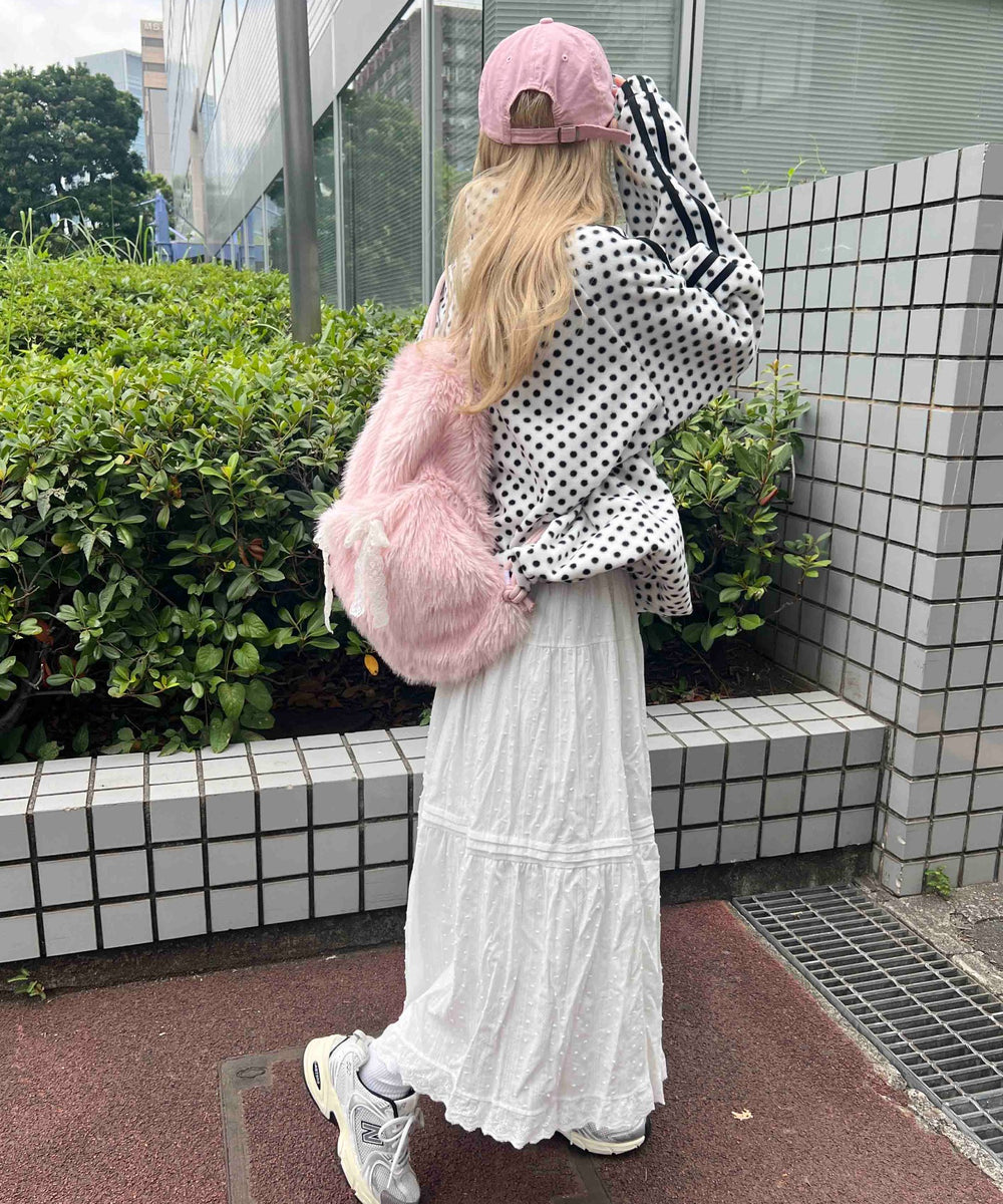 ホワイト モデル：160㎝ F着用