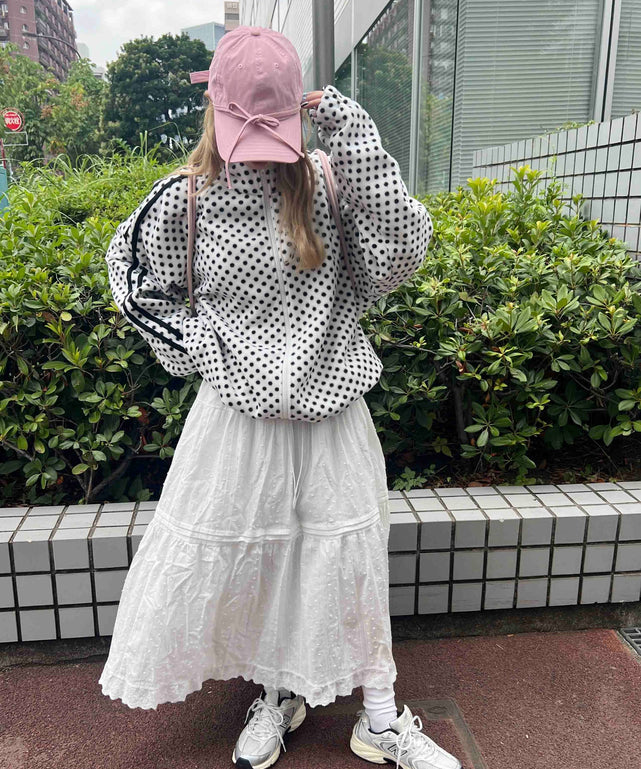 ホワイト モデル：160㎝ F着用