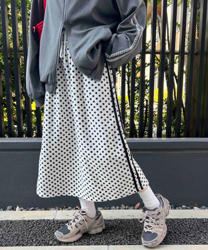 ホワイト モデル：160㎝ F着用