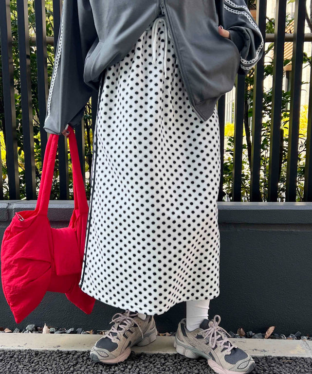 ホワイト モデル：160㎝ F着用