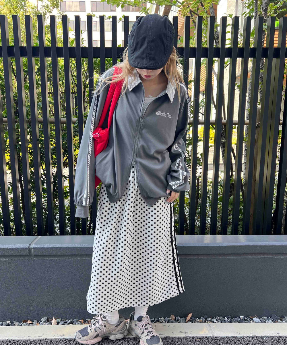 ホワイト モデル：160㎝ F着用