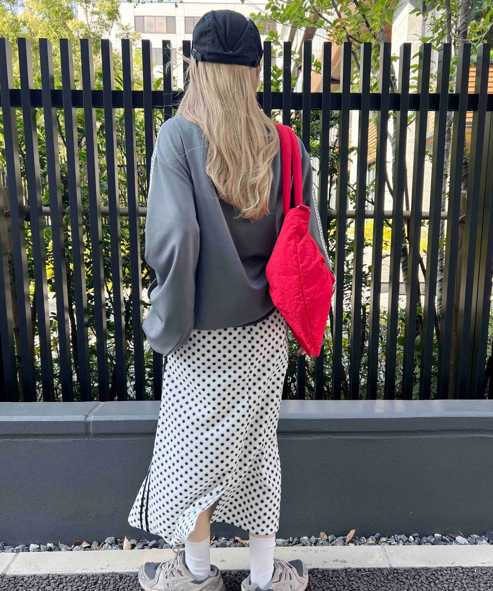 ホワイト モデル：160㎝ F着用