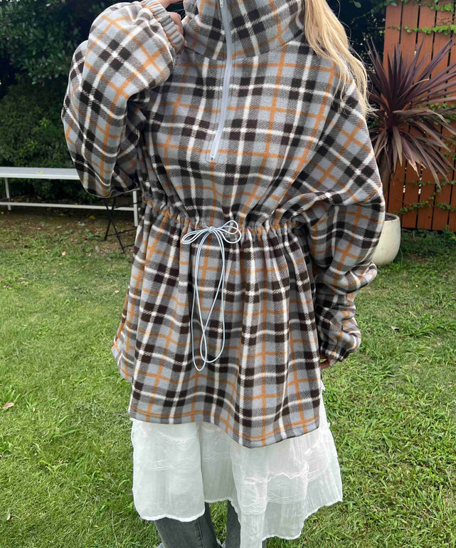 グレー モデル：160㎝ F着用