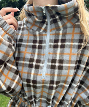 グレー モデル：160㎝ F着用