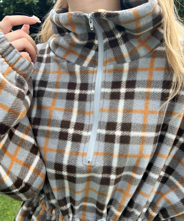 グレー モデル：160㎝ F着用