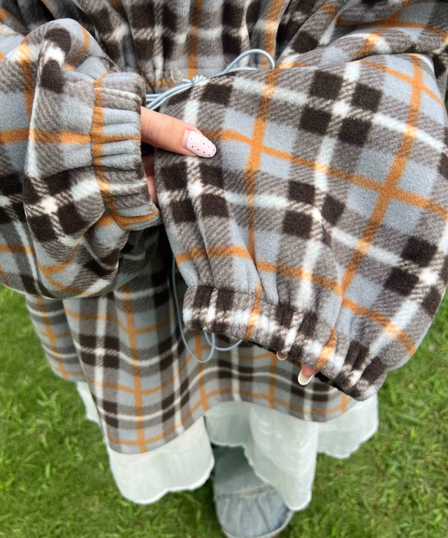 グレー モデル：160㎝ F着用