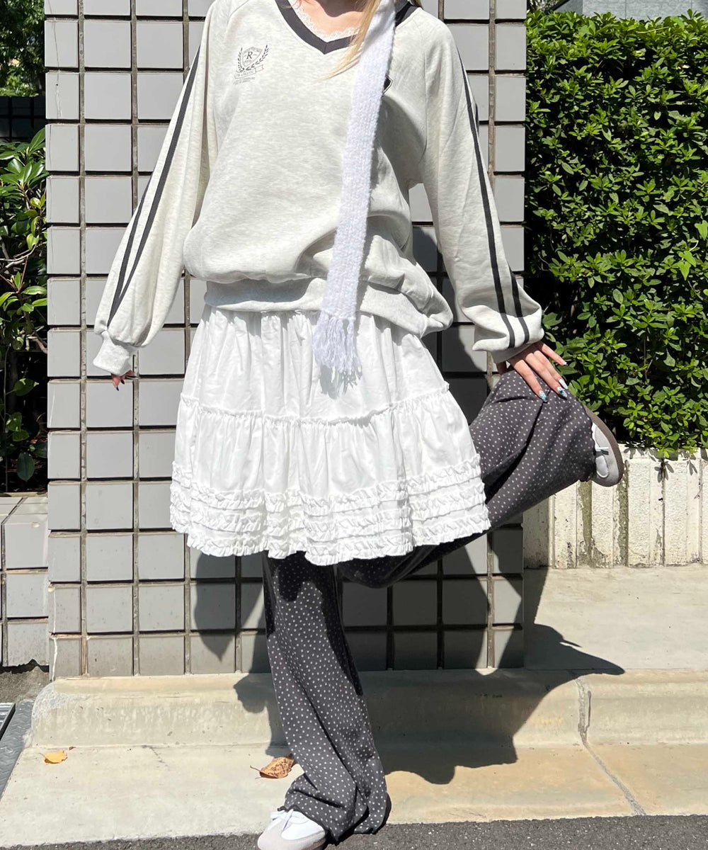 ホワイト モデル：160㎝ F着用