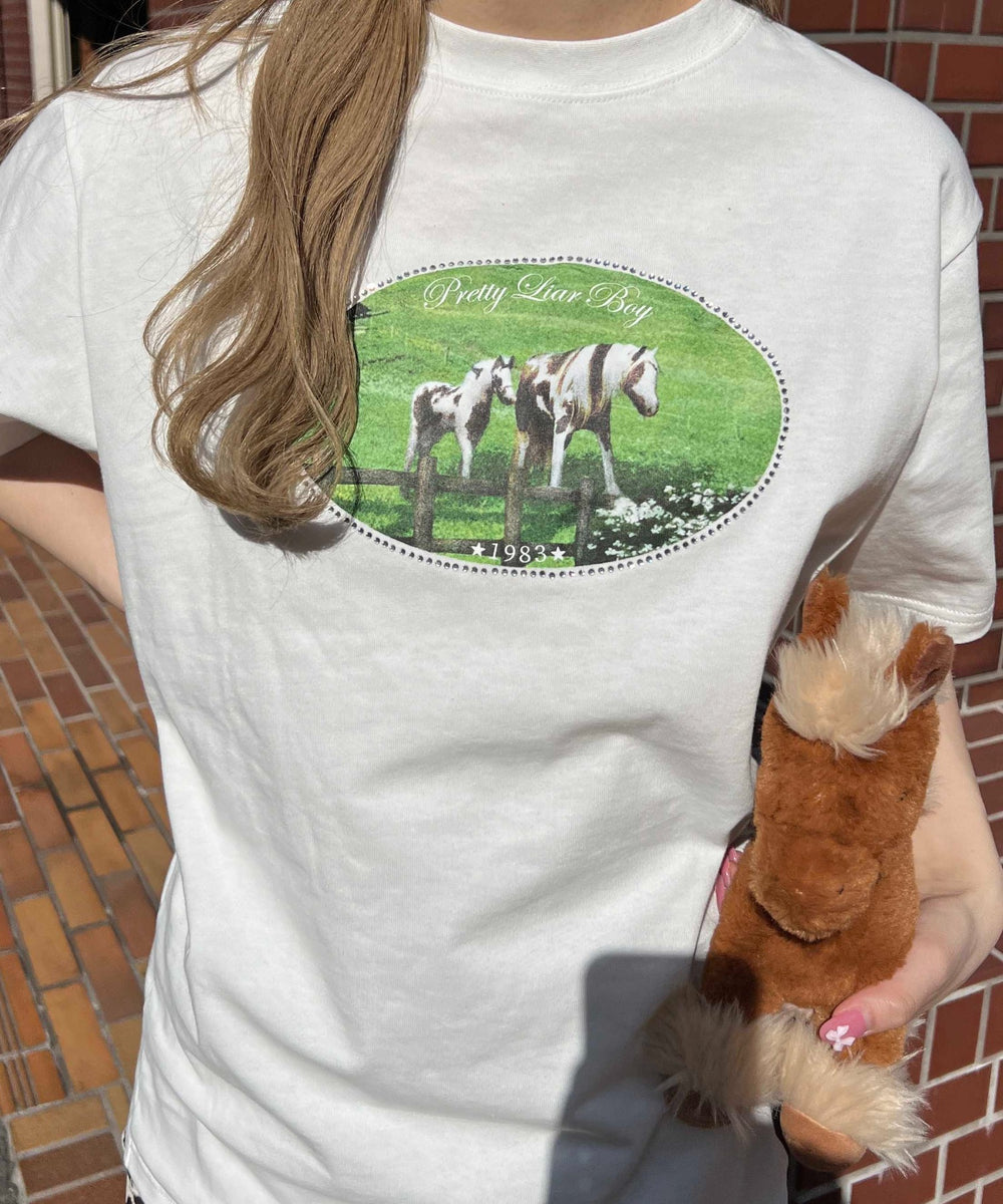 ホワイト モデル：160㎝ F着用