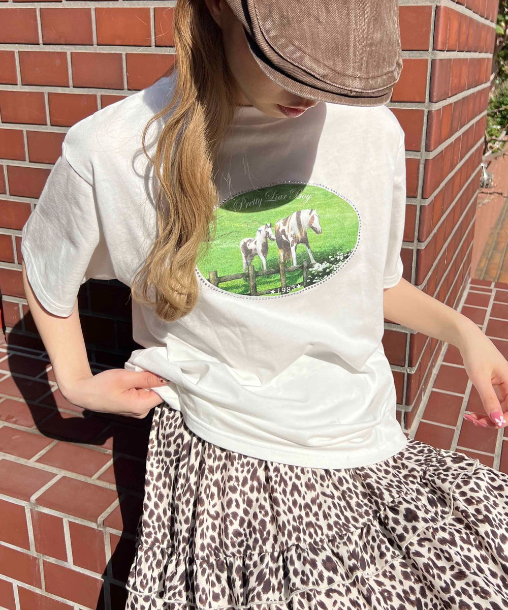 ホワイト モデル：160㎝ F着用