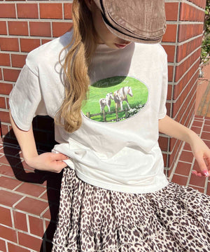 ホワイト モデル：160㎝ F着用