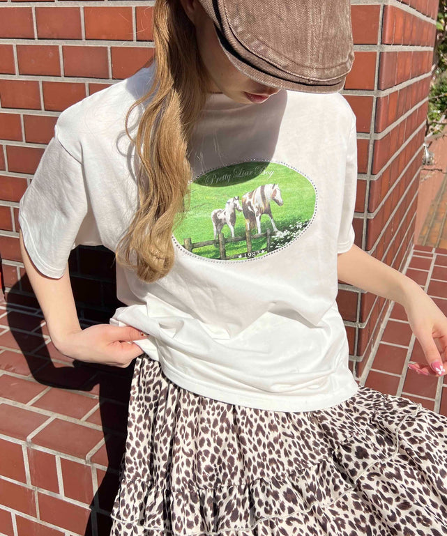 ホワイト モデル：160㎝ F着用