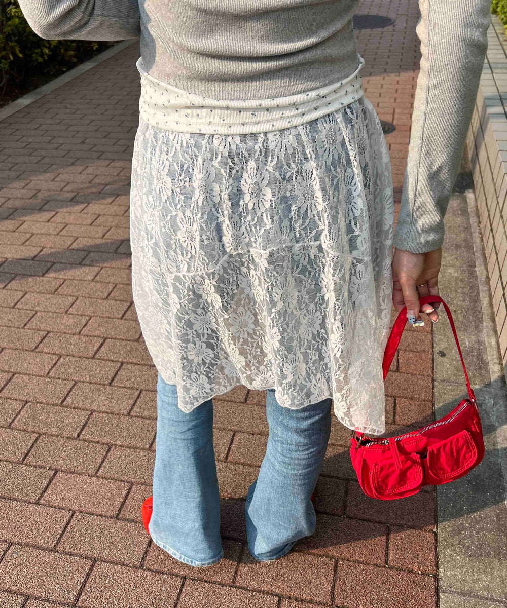 ホワイト モデル：160㎝ F着用