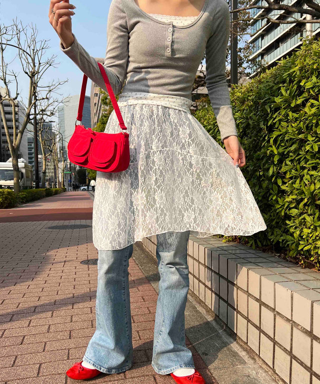 ホワイト モデル：160㎝ F着用