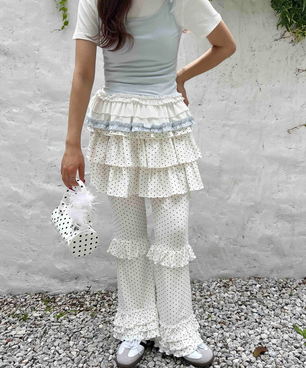 ホワイト モデル：160㎝ F着用