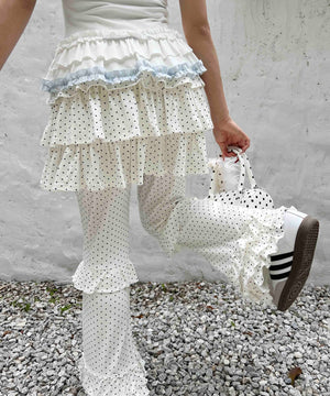 ホワイト モデル：160㎝ F着用