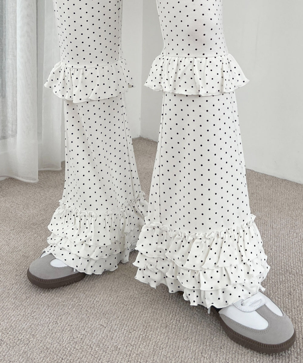 ホワイト モデル：160㎝ F着用