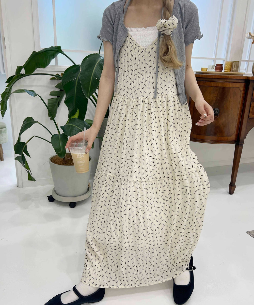 ホワイト モデル：160㎝ F着用