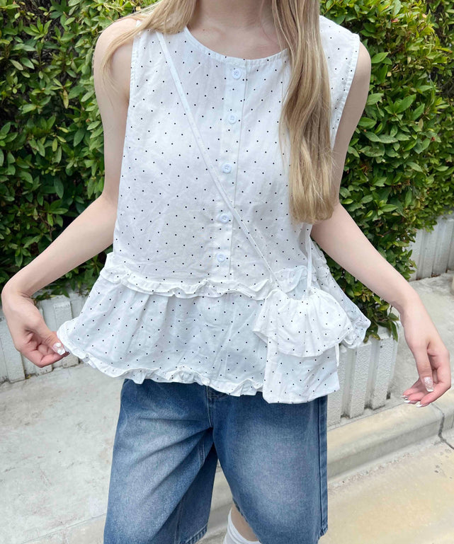 ホワイト モデル：160㎝ F着用