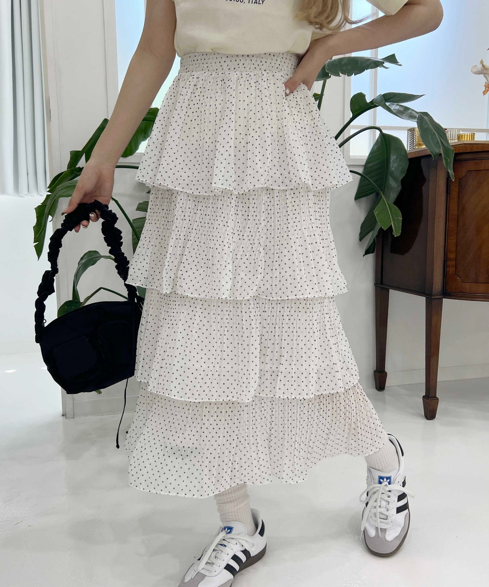 ホワイト モデル：160㎝ F着用