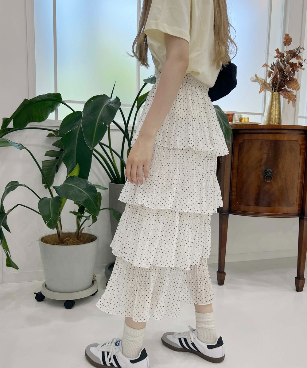 ホワイト モデル：160㎝ F着用