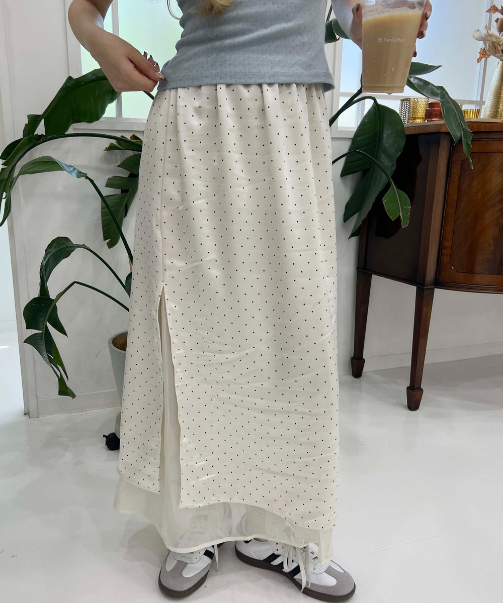 ホワイト モデル：160㎝ F着用