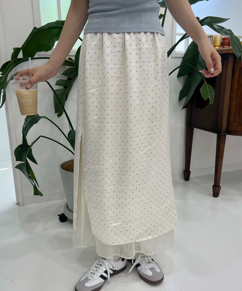 ホワイト モデル：160㎝ F着用