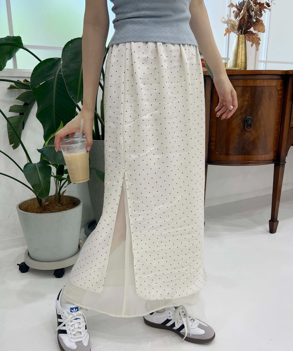 ホワイト モデル：160㎝ F着用