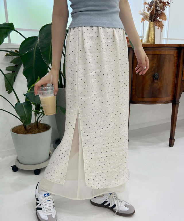 ホワイト モデル：160㎝ F着用