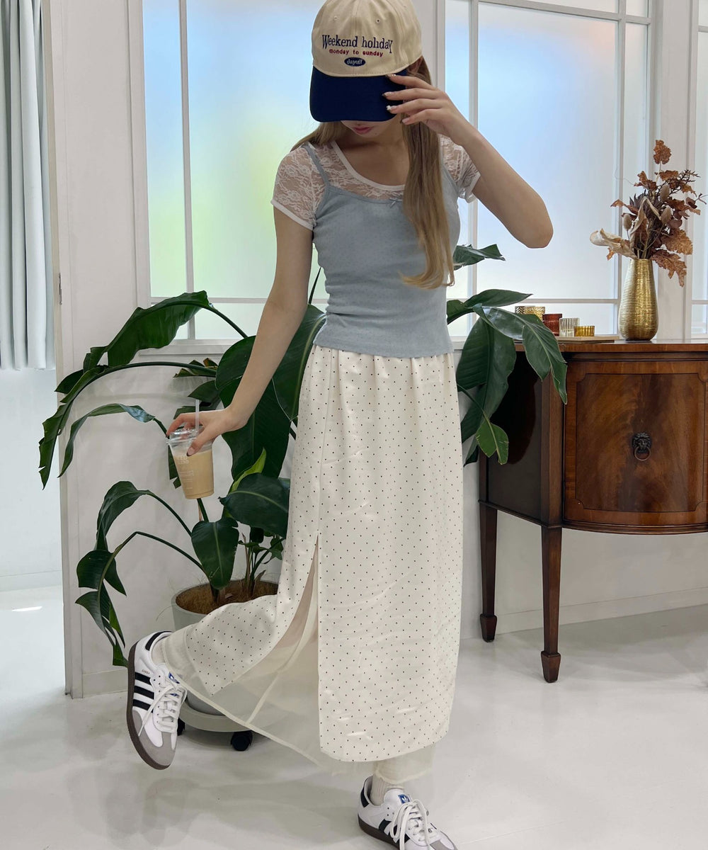 ホワイト モデル：160㎝ F着用