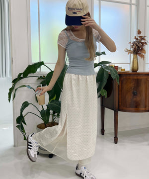 ホワイト モデル：160㎝ F着用