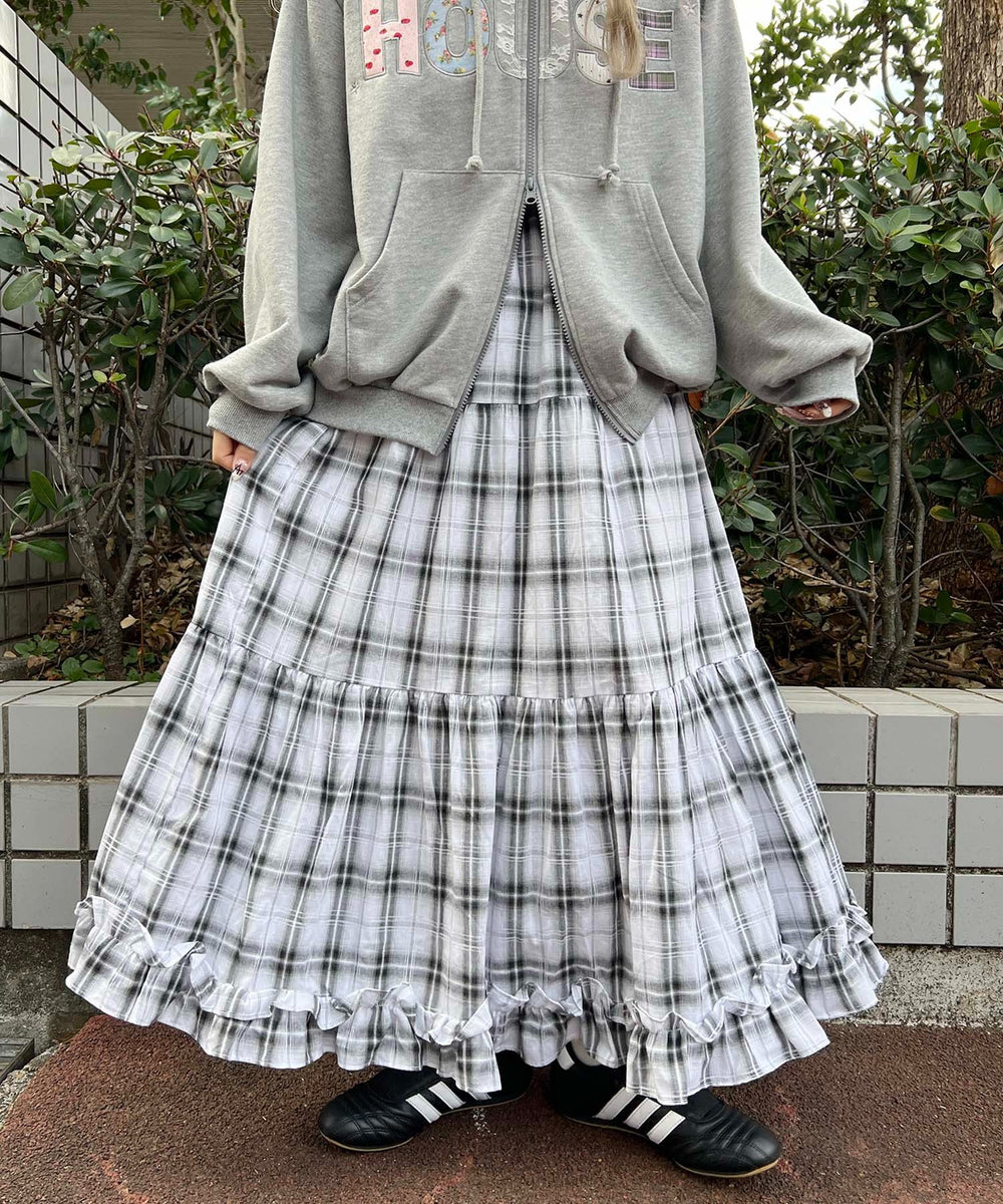 ホワイト モデル：160㎝ F着用