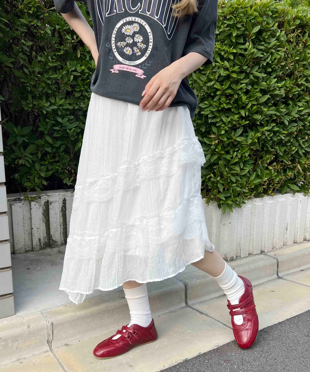 ホワイト モデル：160㎝ F着用