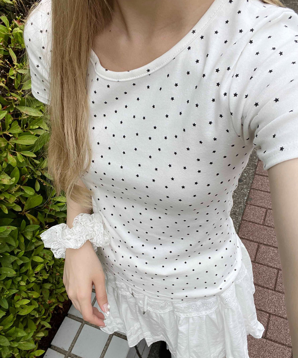 ホワイト モデル：160㎝ F着用