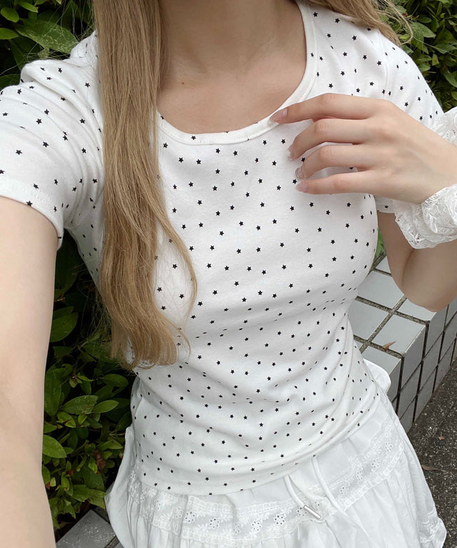 ホワイト モデル：160㎝ F着用