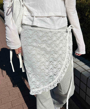 ホワイト モデル：160㎝ F着用