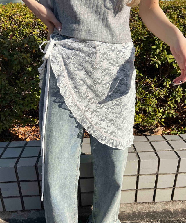 ホワイト モデル：160㎝ F着用