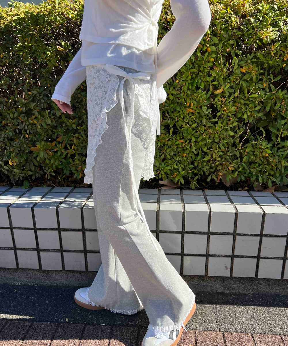 ホワイト モデル：160㎝ F着用