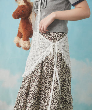 ホワイト モデル：155㎝ F着用