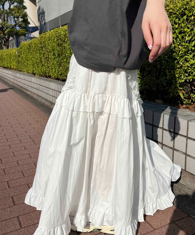 ホワイト モデル：160㎝ F着用