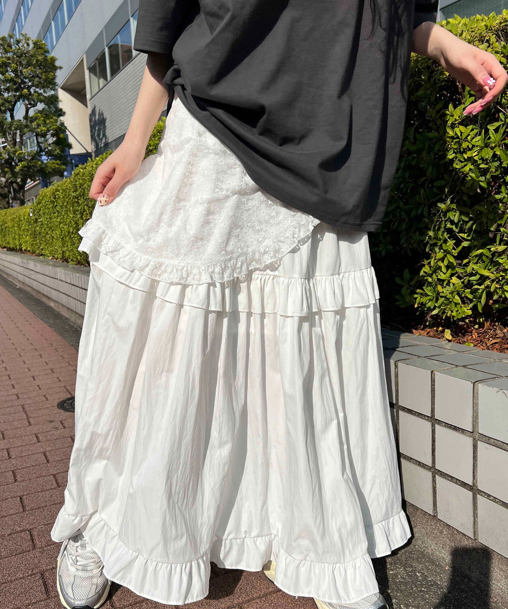 ホワイト モデル：160㎝ F着用