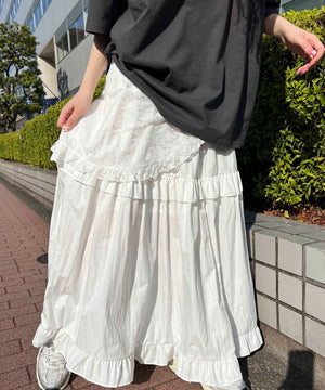 ホワイト モデル：160㎝ F着用