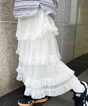 ホワイト モデル：160㎝ F着用