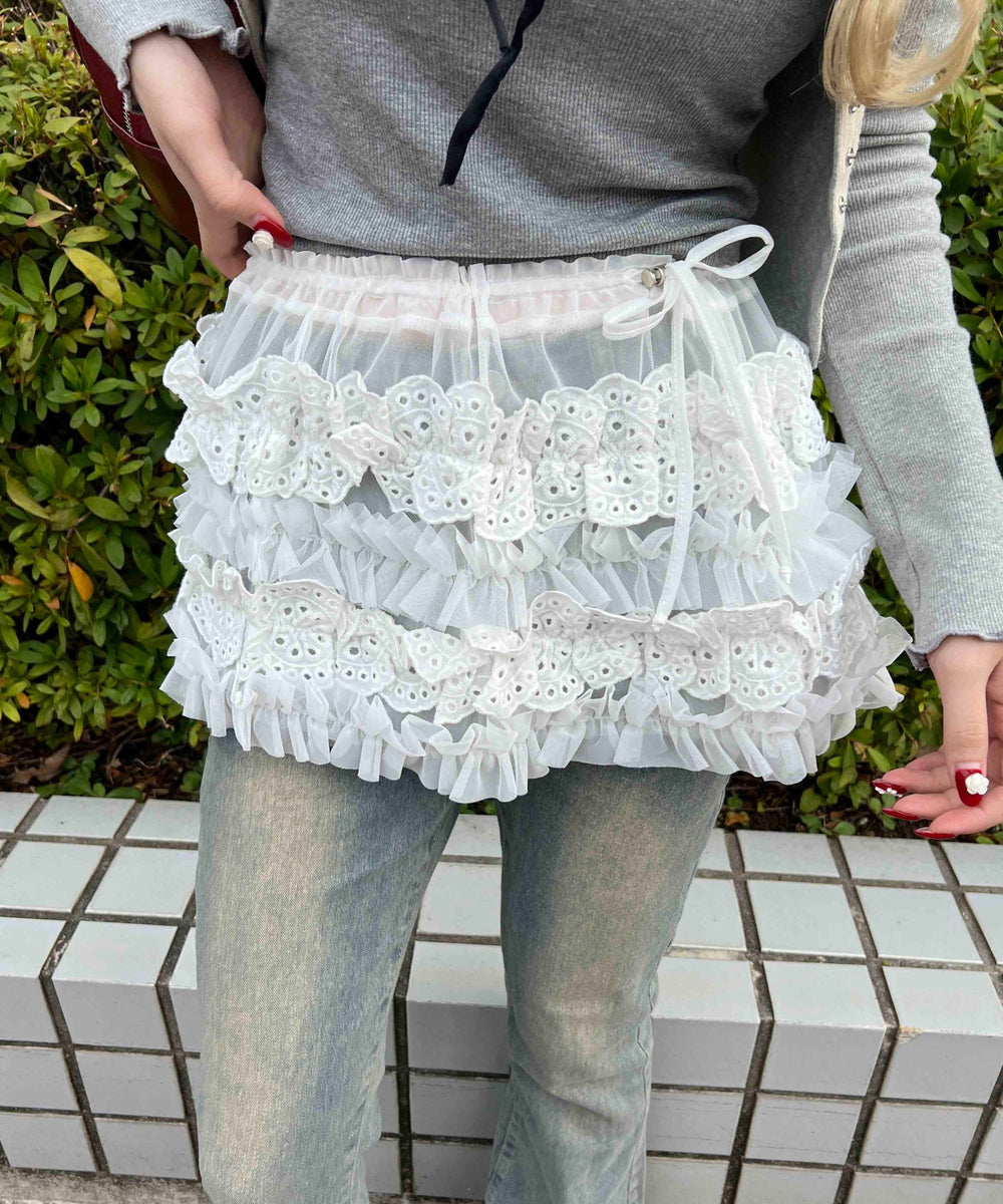 ホワイト モデル：160㎝ F着用