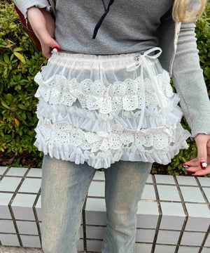 ホワイト モデル：160㎝ F着用